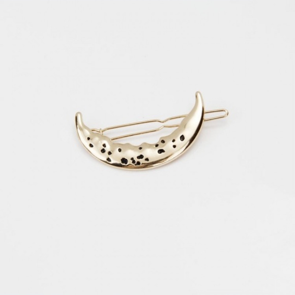 Asos Accessories - ❤️only one❤️ heart hair clip